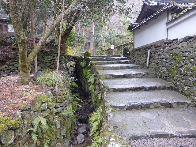 ①高山寺の裏参道