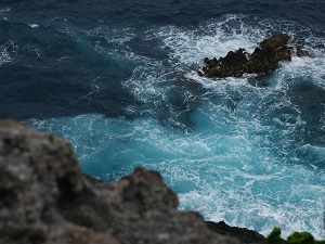 海はもの悲しく見える